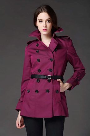 Short women's raincoat