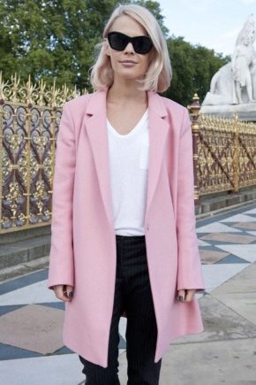 What can I wear with a pink coat?