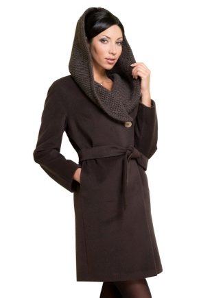 Women's knitted coat