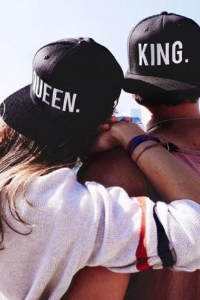 Baseball caps with logo