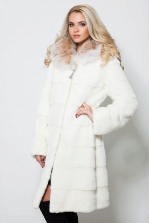 White fur coat is back in fashion!