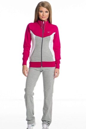 Tracksuits wanita yang bergaya