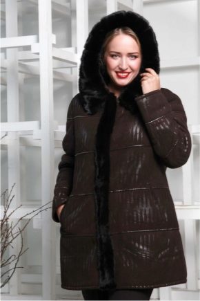 Women's coats of large sizes