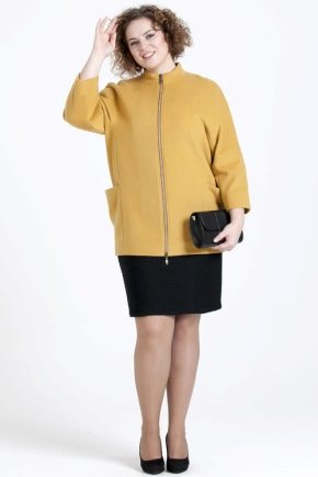 Women's coats of large sizes