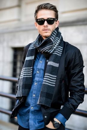 How to wear a scarf for a man?