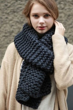 Women's knitted scarves