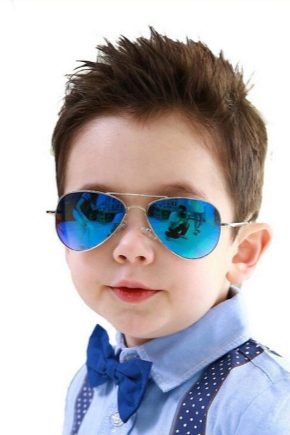 Gafas de sol infantiles para niños y niñas.