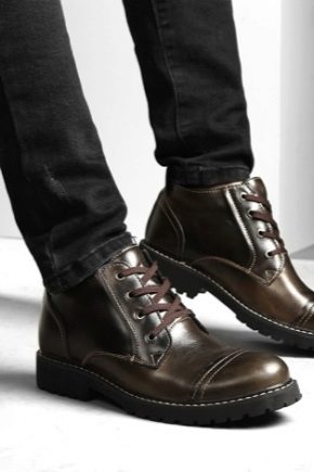 Men's boots with thick soles