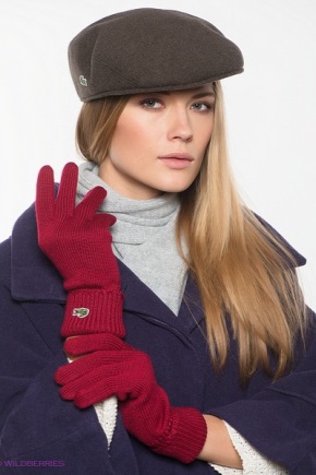 Knitted gloves