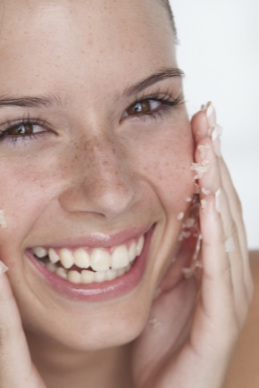 Facial scrub at home