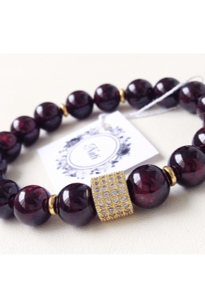 Bracelet with pomegranate