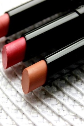 Avon Ultra Beauty Lipstick