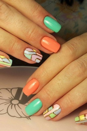 Moji manicure