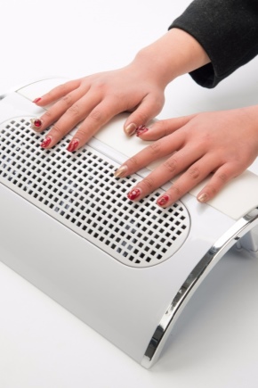 Manicure vacuum cleaner