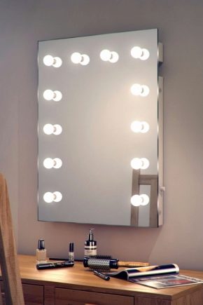 Illuminated makeup mirrors: which one to choose?