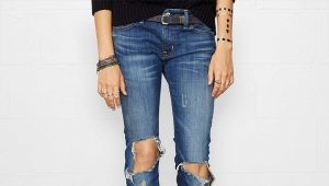 Jeans with holes in the knees