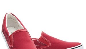 Red slip-ons - what to wear this year?