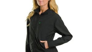 The softshell jacket provides comfort in any weather!