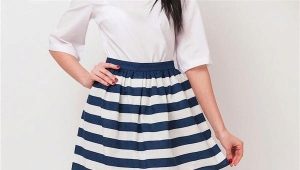 What can you wear in marine style skirts?