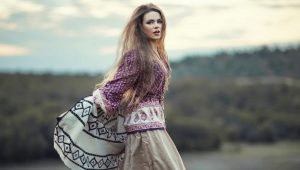 What can I wear with a boho skirt?