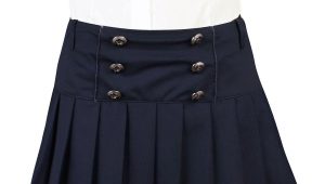 pleated skirt