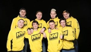 NaVi sweatshirt with the champion's Star Ladder logo