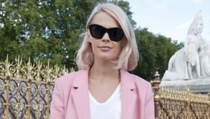 What can I wear with a pink coat?