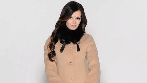 Women's coat with fur collar