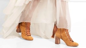 Botas de gamuza beige