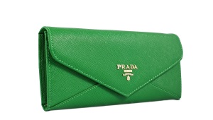 Dompet Prada