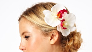 Hairpins with flower