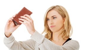 What color should be a wallet to attract money?