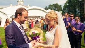 ¿Qué mano llevas un anillo de bodas?