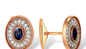 Gold cufflinks - a touch of luxury in the image of a man