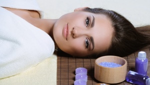 ¿Cuál es la diferencia entre el exfoliante facial y el peeling?