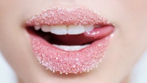 Sugar and honey lip scrubs