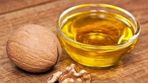 Walnut oil for hair