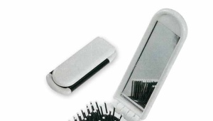 Foldable comb