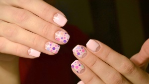 Manicure with confetti