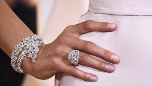 Pulsera de oro blanco con diamantes.