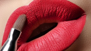 What is lipstick tint?