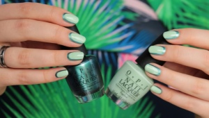 Manicura de esmalte de uñas verde