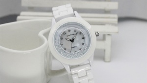 Wrist ceramic watch