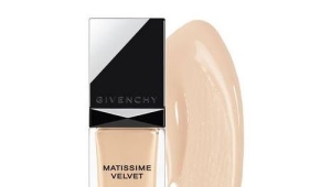 Givenchy Foundation