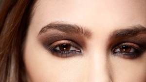 Brown smoky eyes