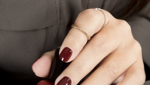 Marsala color manicure