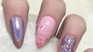 Manicura con unicornio