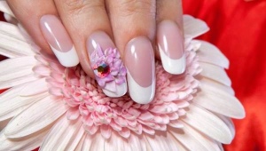 Manicura con modelado.