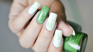 Manicure with dandelions