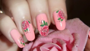 Rose manicure